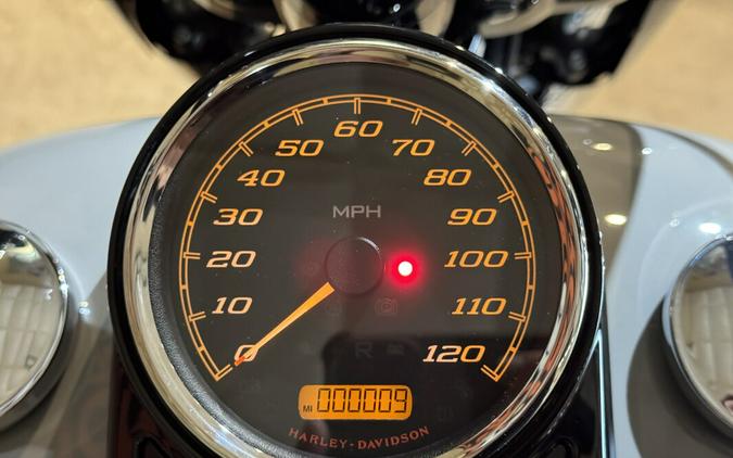 FLHRXS 2025 Road King™ Special