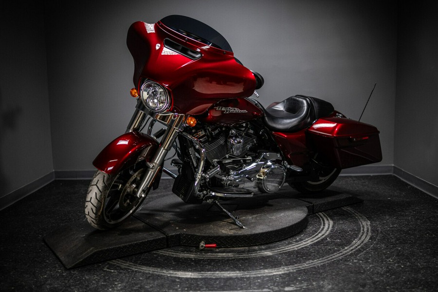 2017 Street Glide (FLHX)