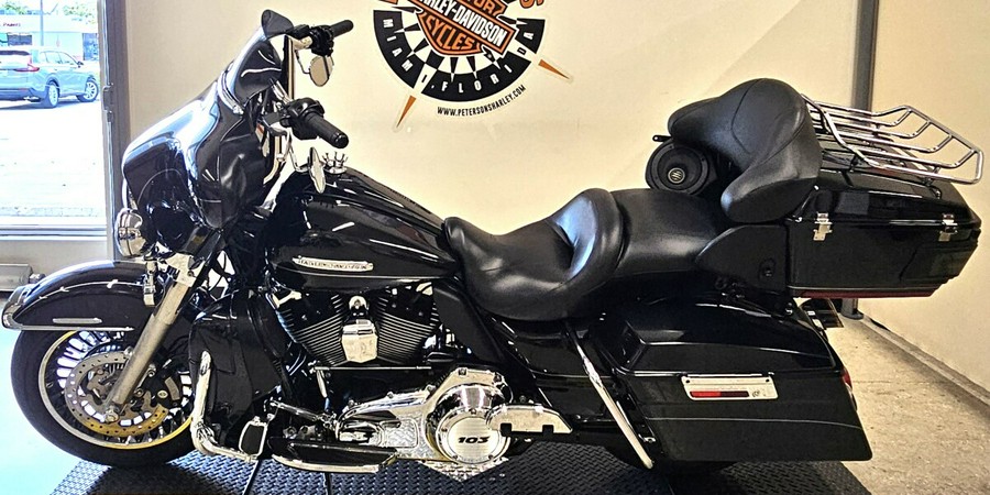 2013 Harley-Davidson® Electra Glide® Ultra Limited Vivid Black