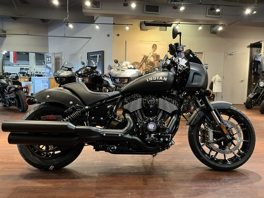 2023 Indian Motorcycle® Sport Chief Black Smoke