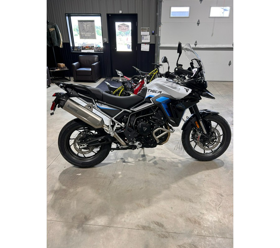 2026 Triumph Tiger 900 Alpine Edition