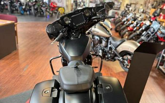 2025 Indian Motorcycle® Chieftain® PowerPlus Dark Horse® Black Smoke