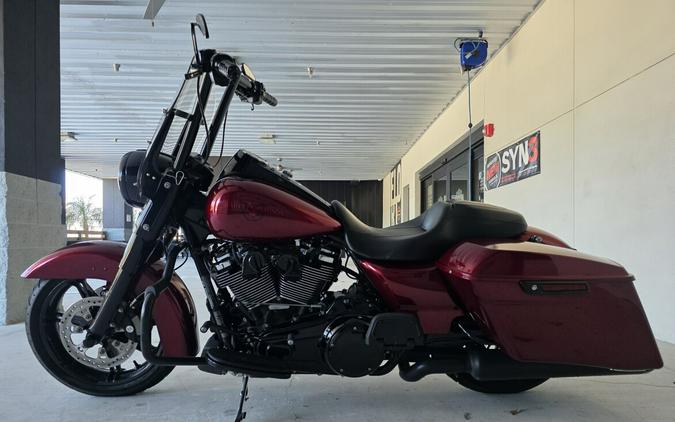 2017 Harley-Davidson® Road King® Special FLHRXS