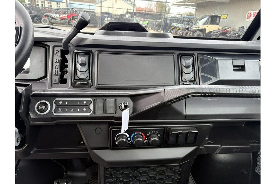 2026 Can-Am Defender XT Cab HD11