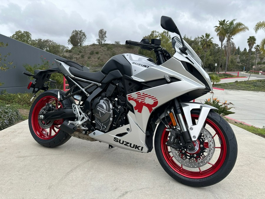 2024 SUZUKI GSX-8R