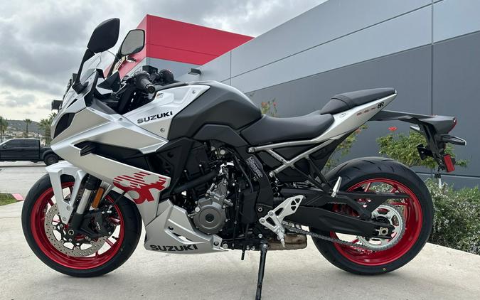 2024 SUZUKI GSX-8R