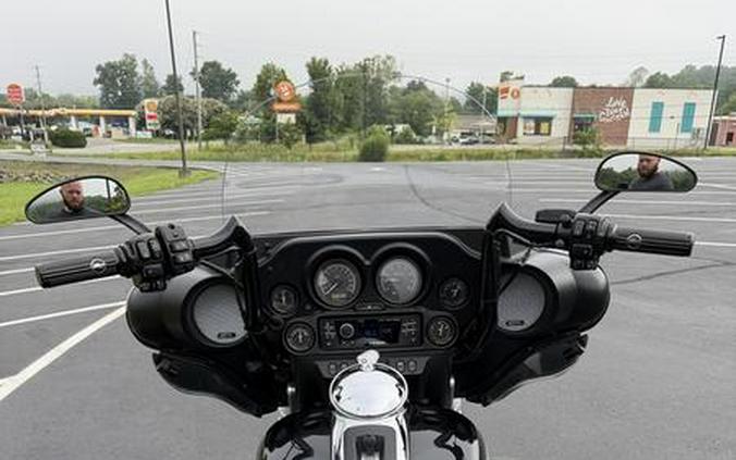 2013 Harley-Davidson® FLHTCUTG - Tri Glide® Ultra Classic®