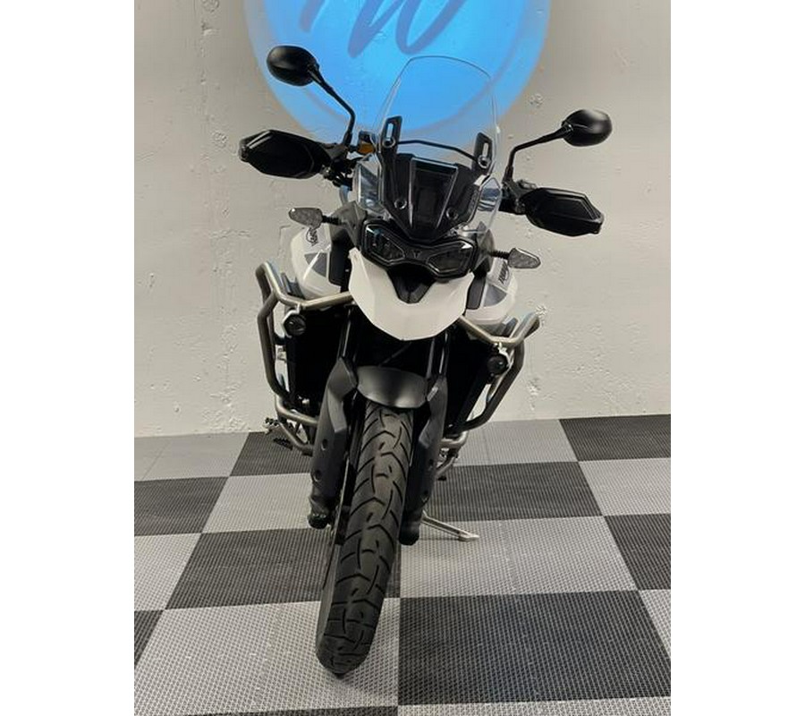 2024 Triumph Tiger 900 GT Snowdonia White / Sapphire Black