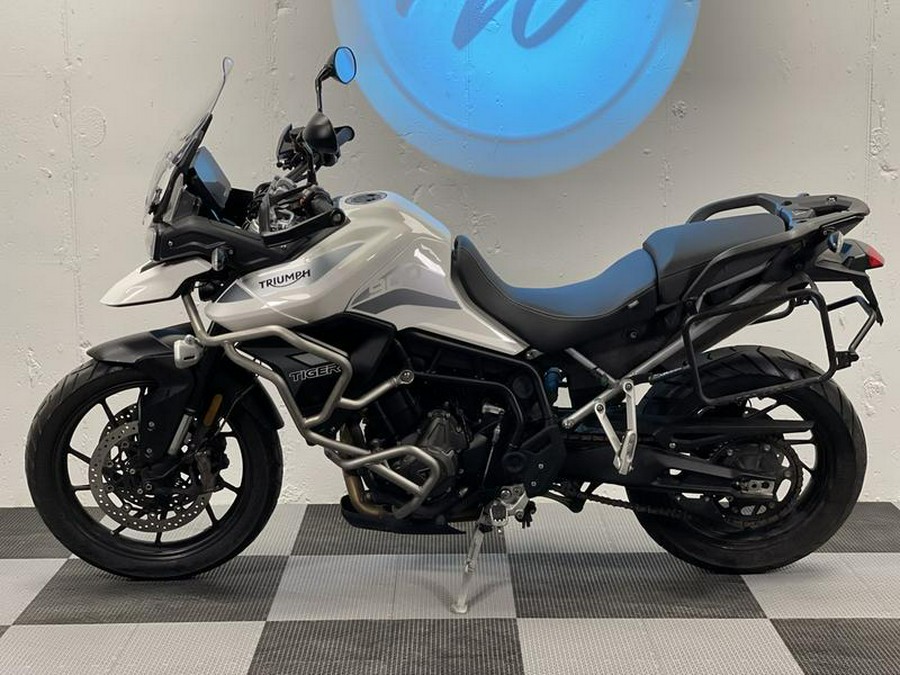 2024 Triumph Tiger 900 GT Snowdonia White / Sapphire Black