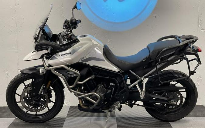 2024 Triumph Tiger 900 GT Snowdonia White / Sapphire Black