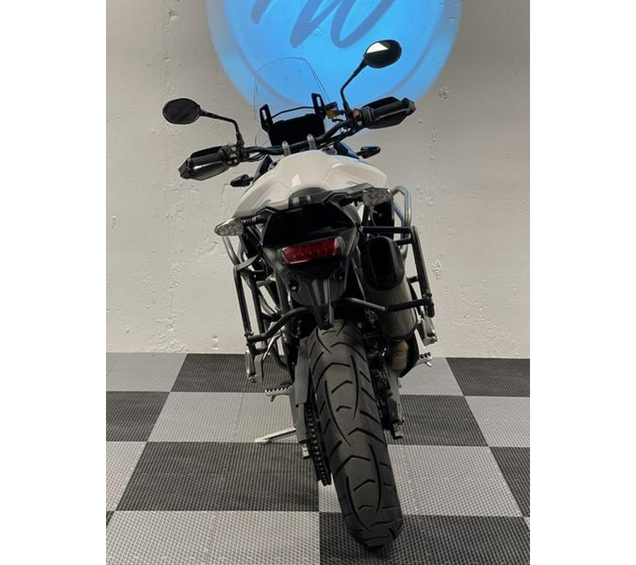 2024 Triumph Tiger 900 GT Snowdonia White / Sapphire Black