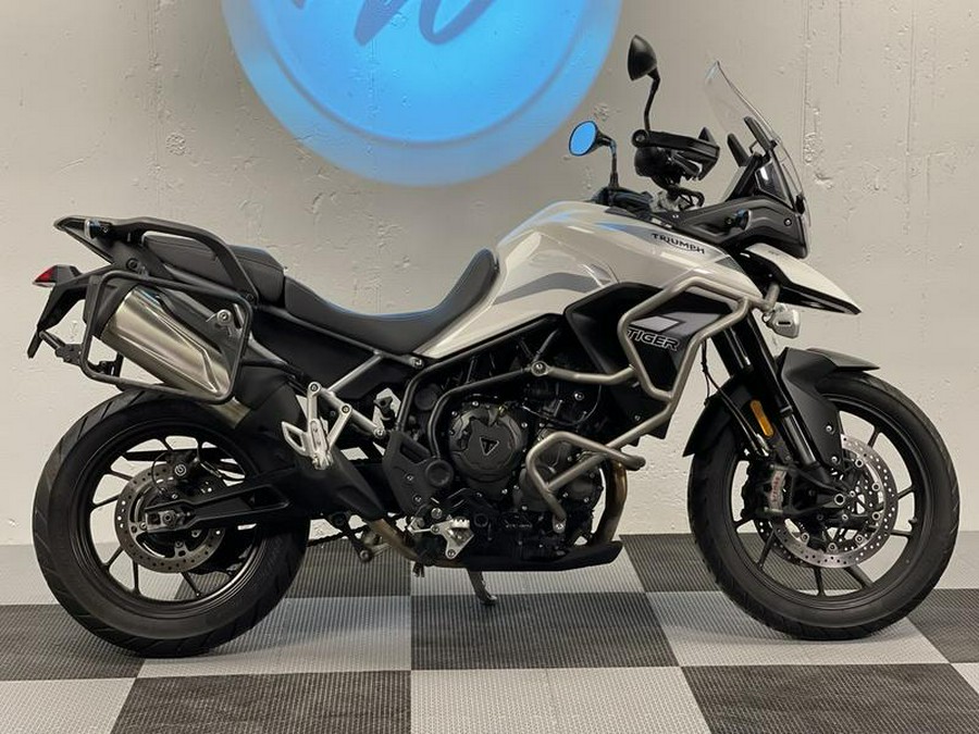 2024 Triumph Tiger 900 GT Snowdonia White / Sapphire Black