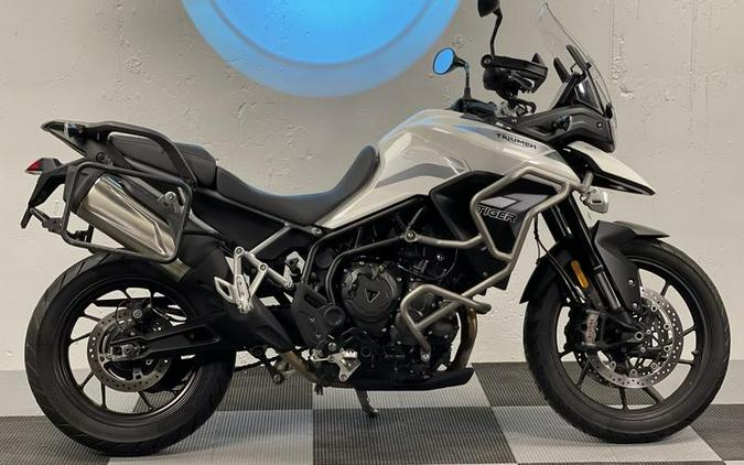 2024 Triumph Tiger 900 GT Snowdonia White / Sapphire Black