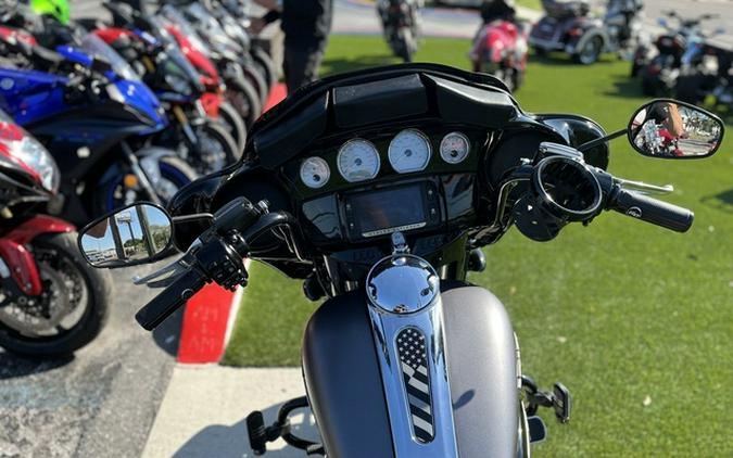 2017 Harley-Davidson FLHXS - Street Glide Special