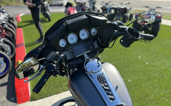 2017 Harley-Davidson FLHXS - Street Glide Special