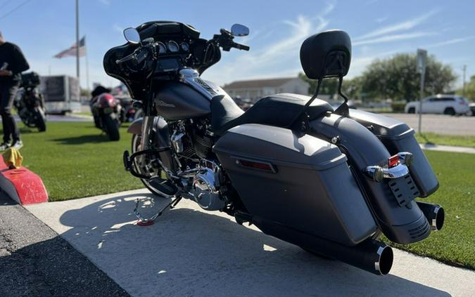 2017 Harley-Davidson FLHXS - Street Glide Special