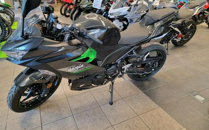 2023 Kawasaki Ninja® 400 Matrix Camo Gray/Metallic Matte Carbon Gray