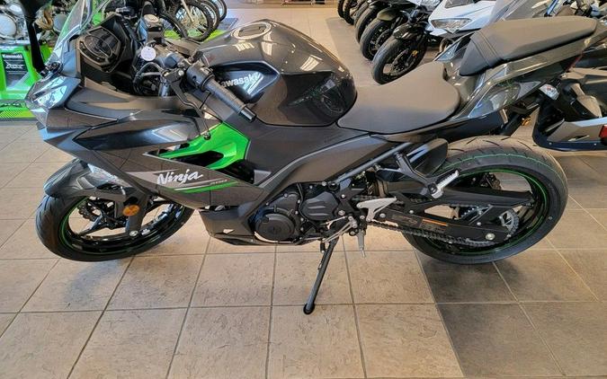 2023 Kawasaki Ninja® 400 Matrix Camo Gray/Metallic Matte Carbon Gray