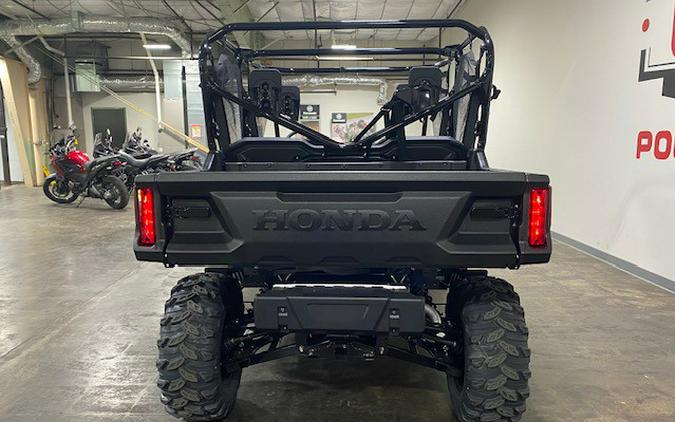 2025 Honda PIONEER 1000-6 DLX CRE Deluxe - Hero Red