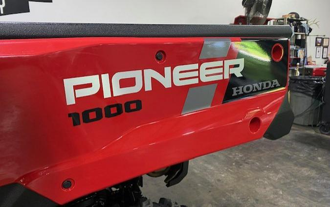 2025 Honda PIONEER 1000-6 DLX CRE Deluxe - Hero Red