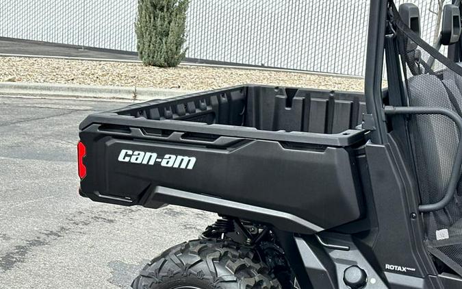 2026 Can-Am® SSV DEF 62 HD7 GN 26 DPS HD7