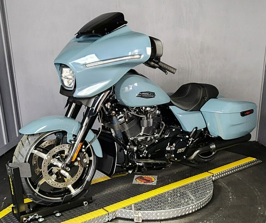 2024 Harley-Davidson Street Glide® FLHX SHARKSKIN