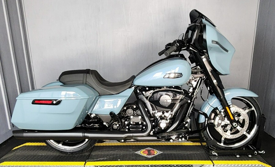 2024 Harley-Davidson Street Glide® FLHX SHARKSKIN