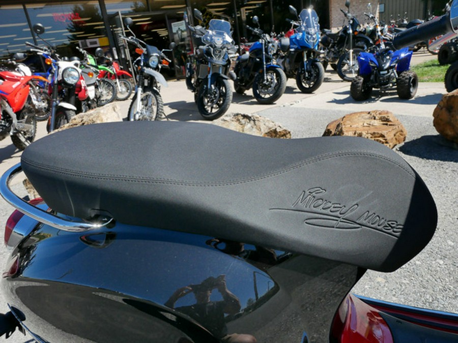 2023 Vespa Primavera 150 Disney Mickey Mouse Edition