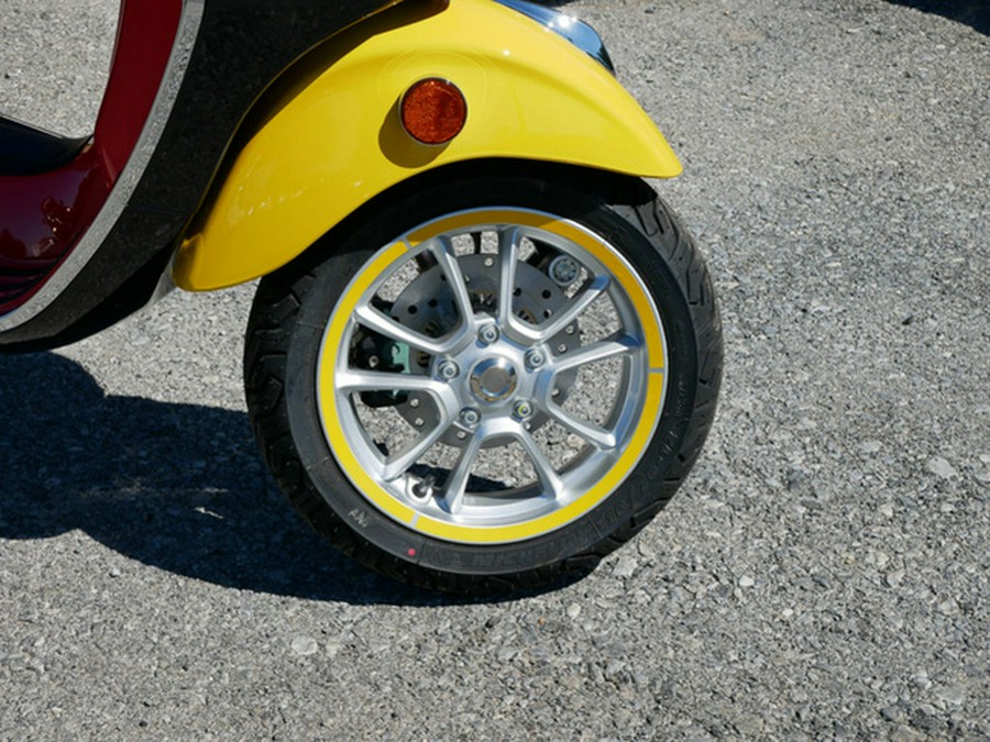 2023 Vespa Primavera 150 Disney Mickey Mouse Edition