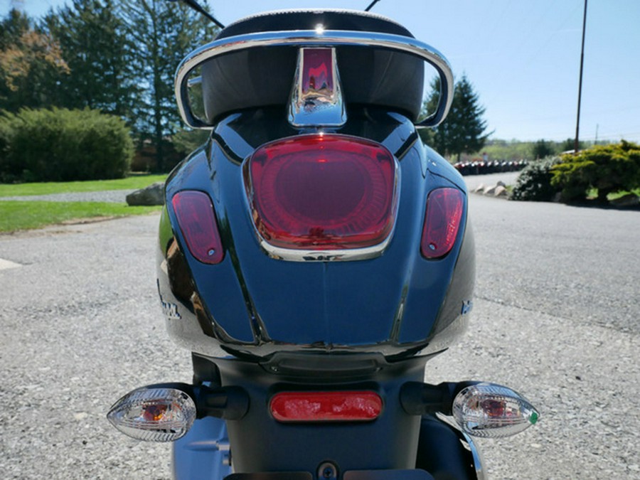 2023 Vespa Primavera 150 Disney Mickey Mouse Edition