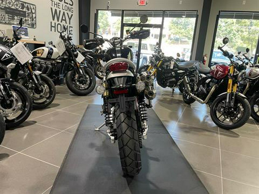 2025 Triumph Scrambler 1200 XE