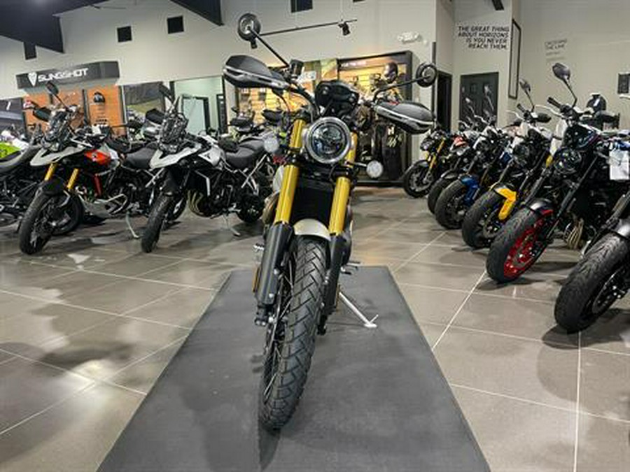 2025 Triumph Scrambler 1200 XE