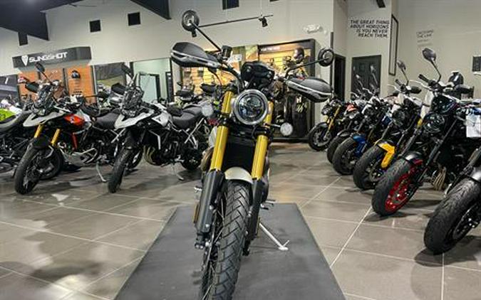 2025 Triumph Scrambler 1200 XE