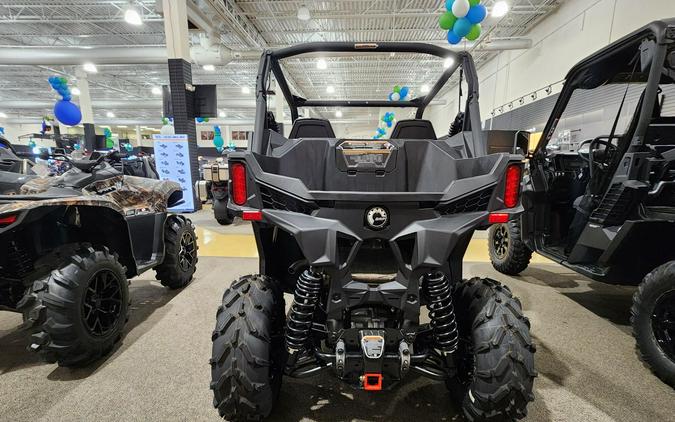 2025 Can-Am Maverick Trail DPS 700