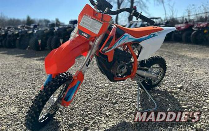 2023 KTM SX-E 3 First Look [Just In Time For Christmas]