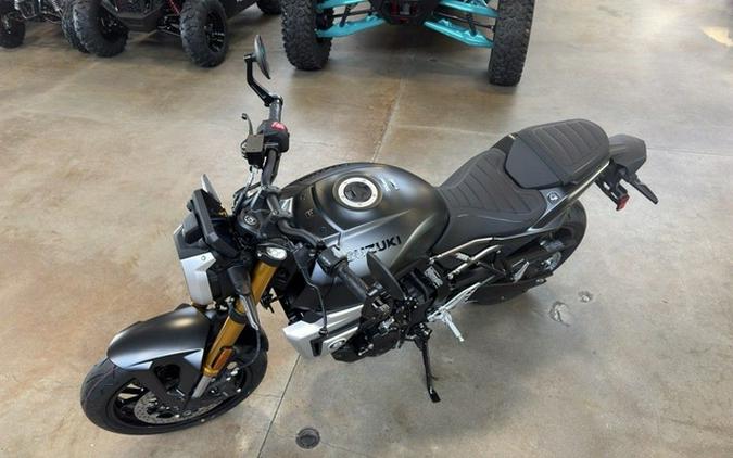 2026 Suzuki GSX800TRQM6