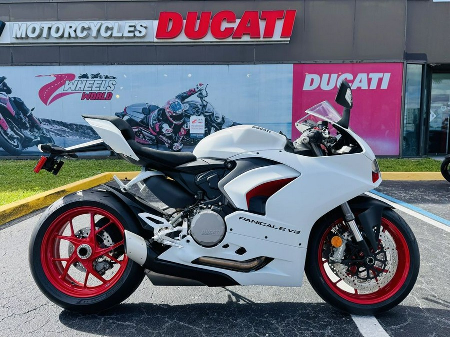 2022 Ducati Panigale V2 White Rosso Livery
