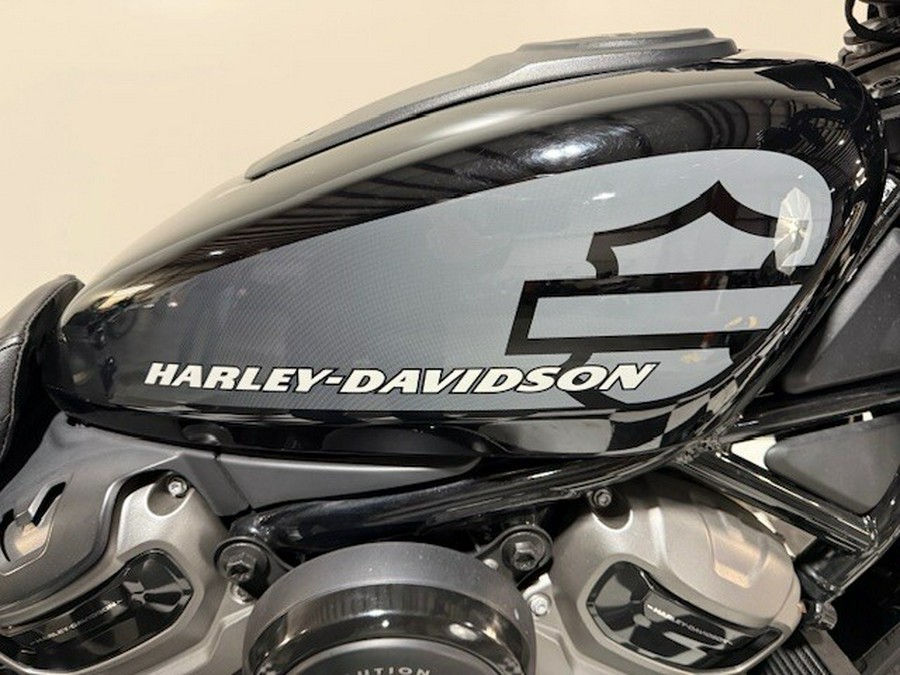 RH975 2022 Nightster™