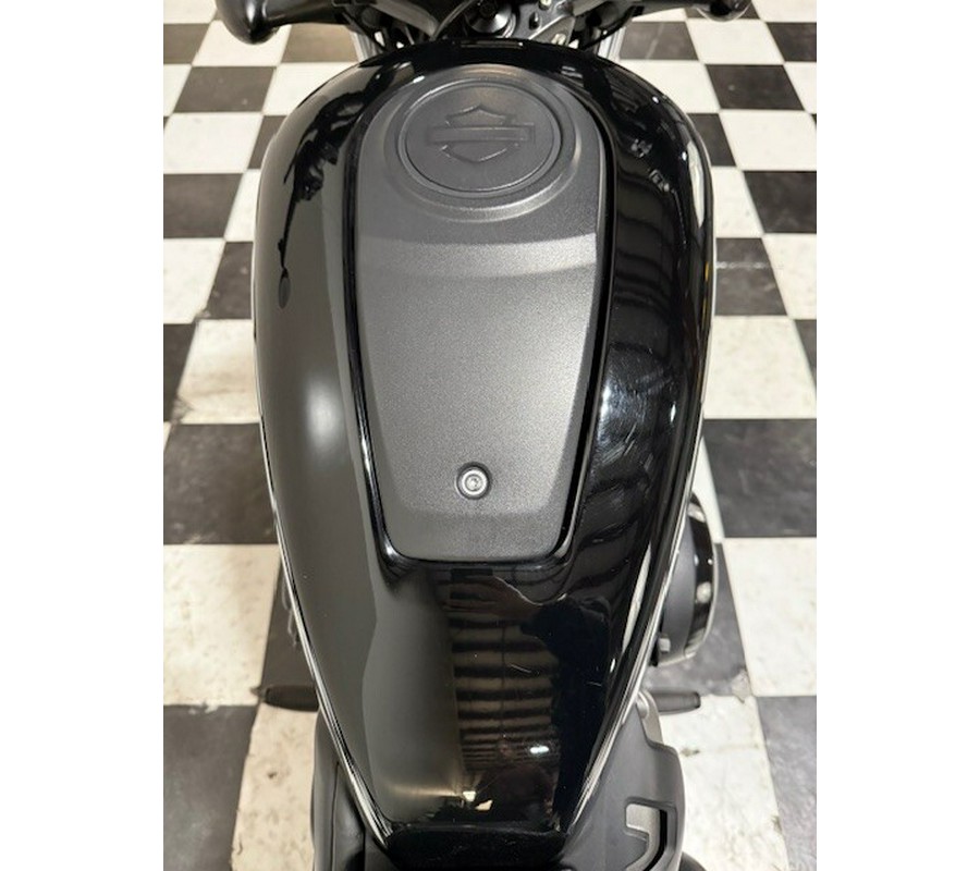 RH975 2022 Nightster™