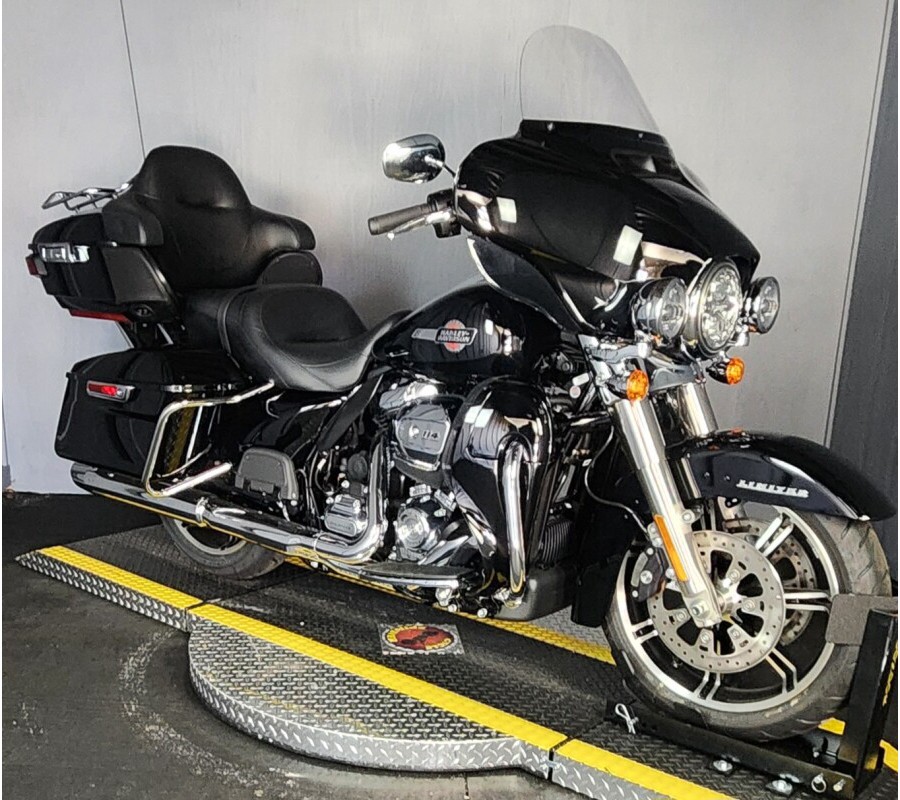 2023 Harley-Davidson Ultra Limited FLHTK BLACK