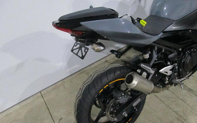 2018 Kawasaki Ninja® 400 ABS Pearl Solar Yellow/Pearl Storm Gray/Ebony