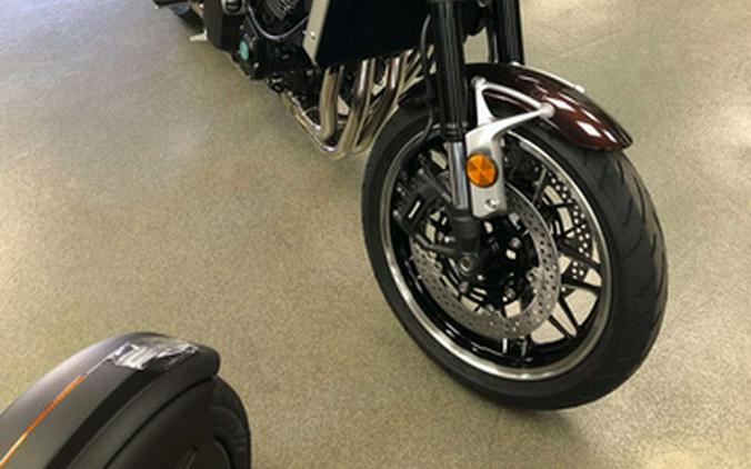 2025 Kawasaki Z900RS ABS