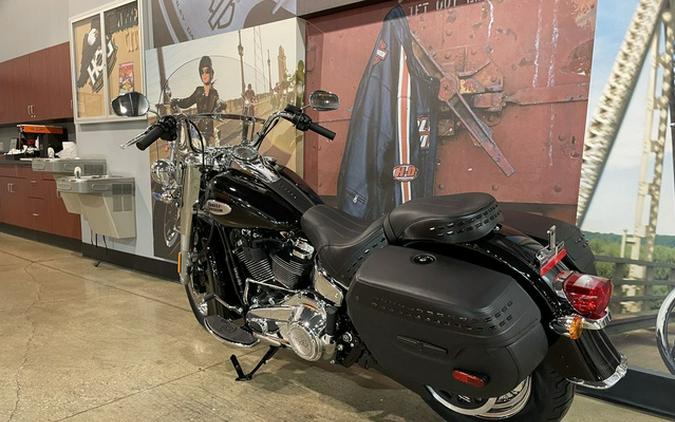 2024 Harley-Davidson Softail FLHCS - Heritage Classic