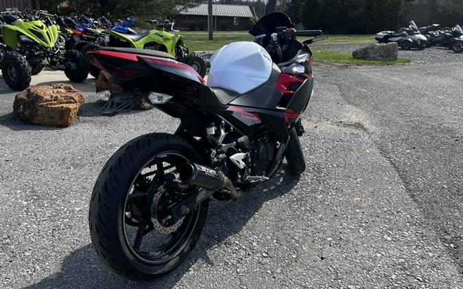 2023 Kawasaki Ninja 400 KRT Edition