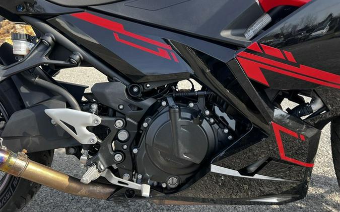 2023 Kawasaki Ninja 400 KRT Edition