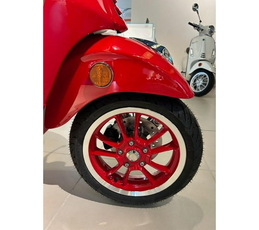 2023 Vespa Elettrica Red 70