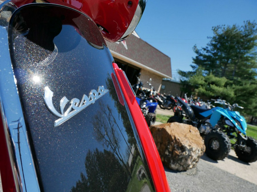 2023 Vespa Primavera 150 Disney Mickey Mouse Edition