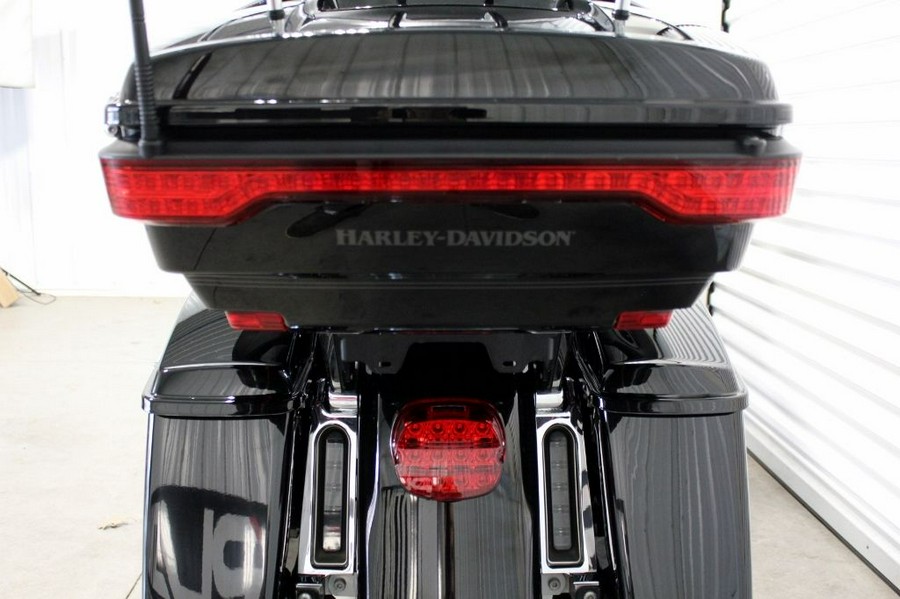 2018 Harley-Davidson® FLTRU - Road Glide® Ultra