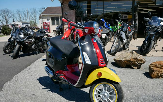 2023 Vespa Primavera 150 Disney Mickey Mouse Edition