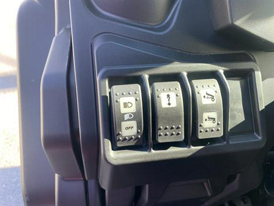 2026 Can-Am Defender 6x6 Limited